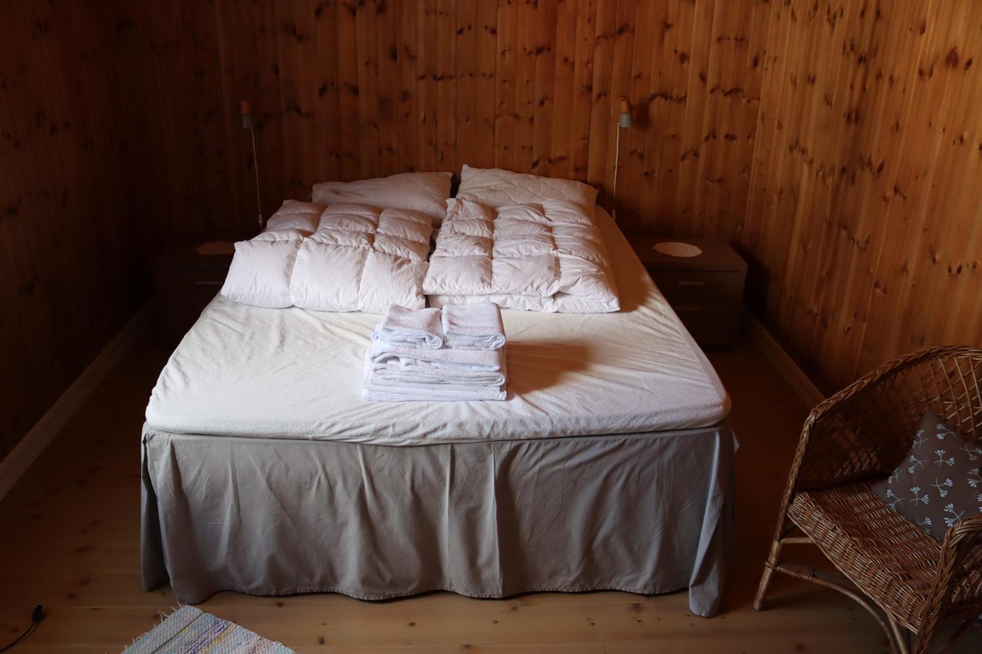 Valen Cabins In Reine Bagian luar foto