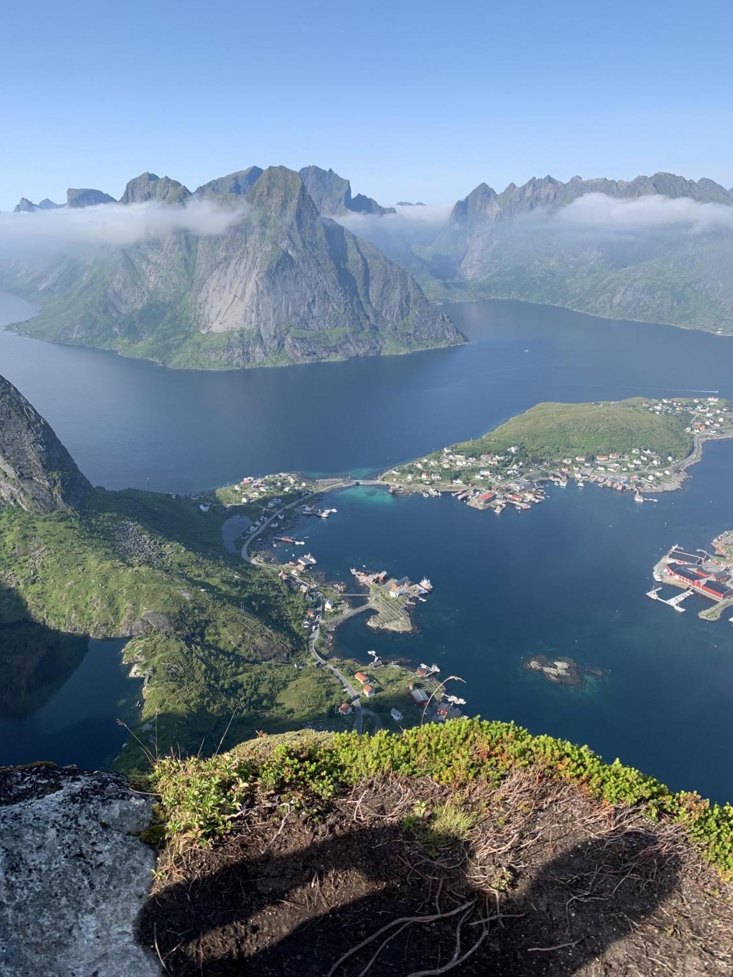 Valen Cabins In Reine Bagian luar foto
