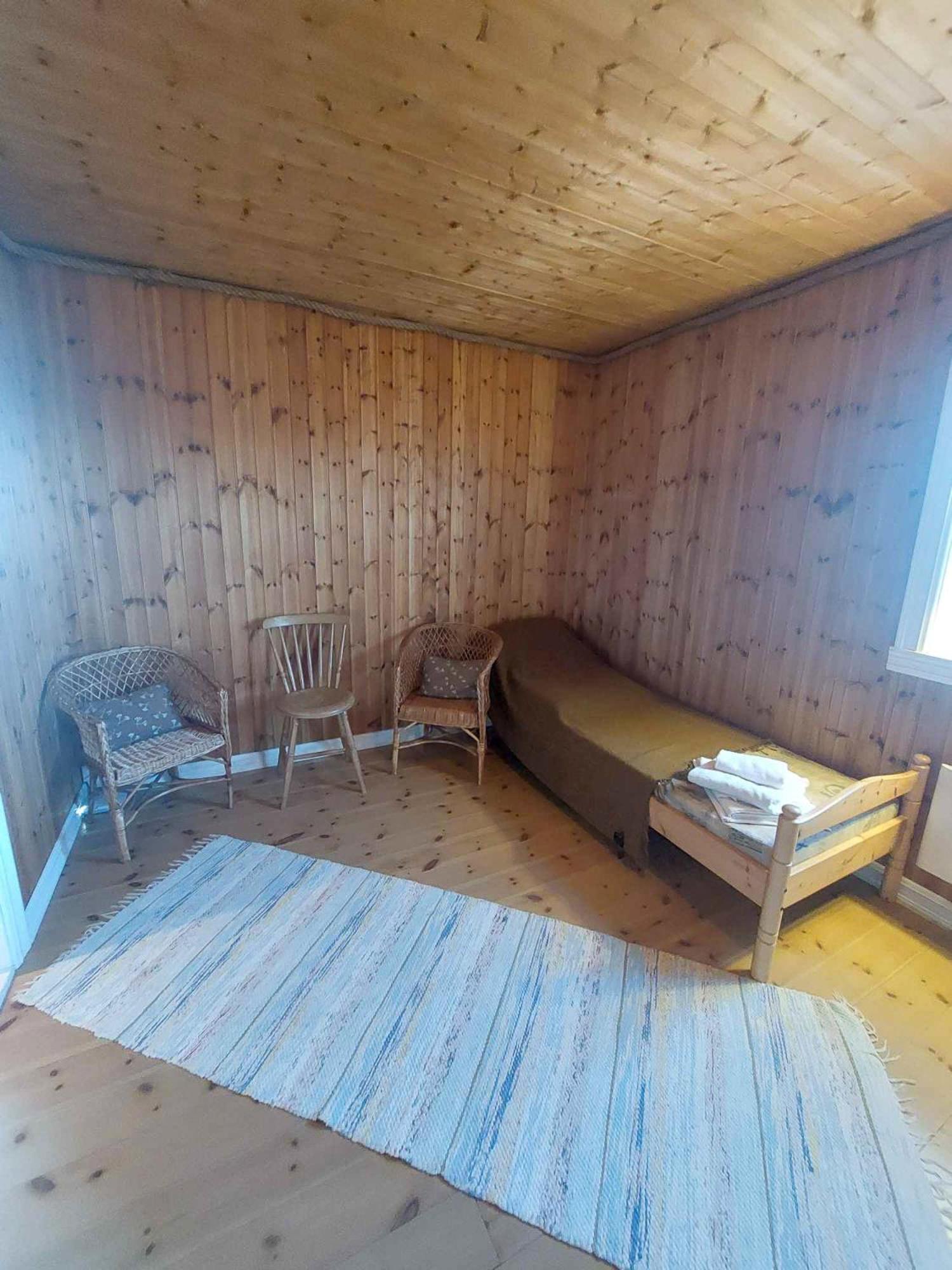 Valen Cabins In Reine Bagian luar foto