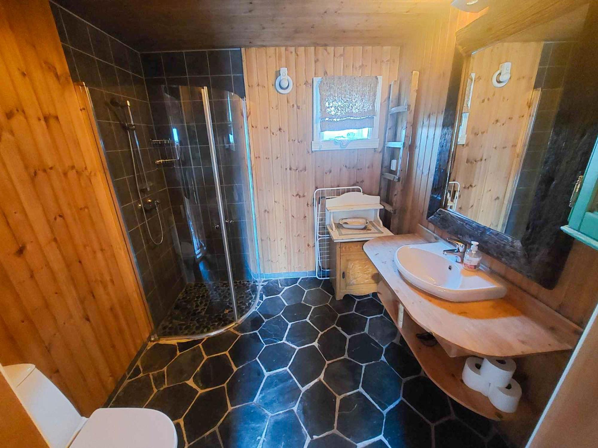 Valen Cabins In Reine Bagian luar foto