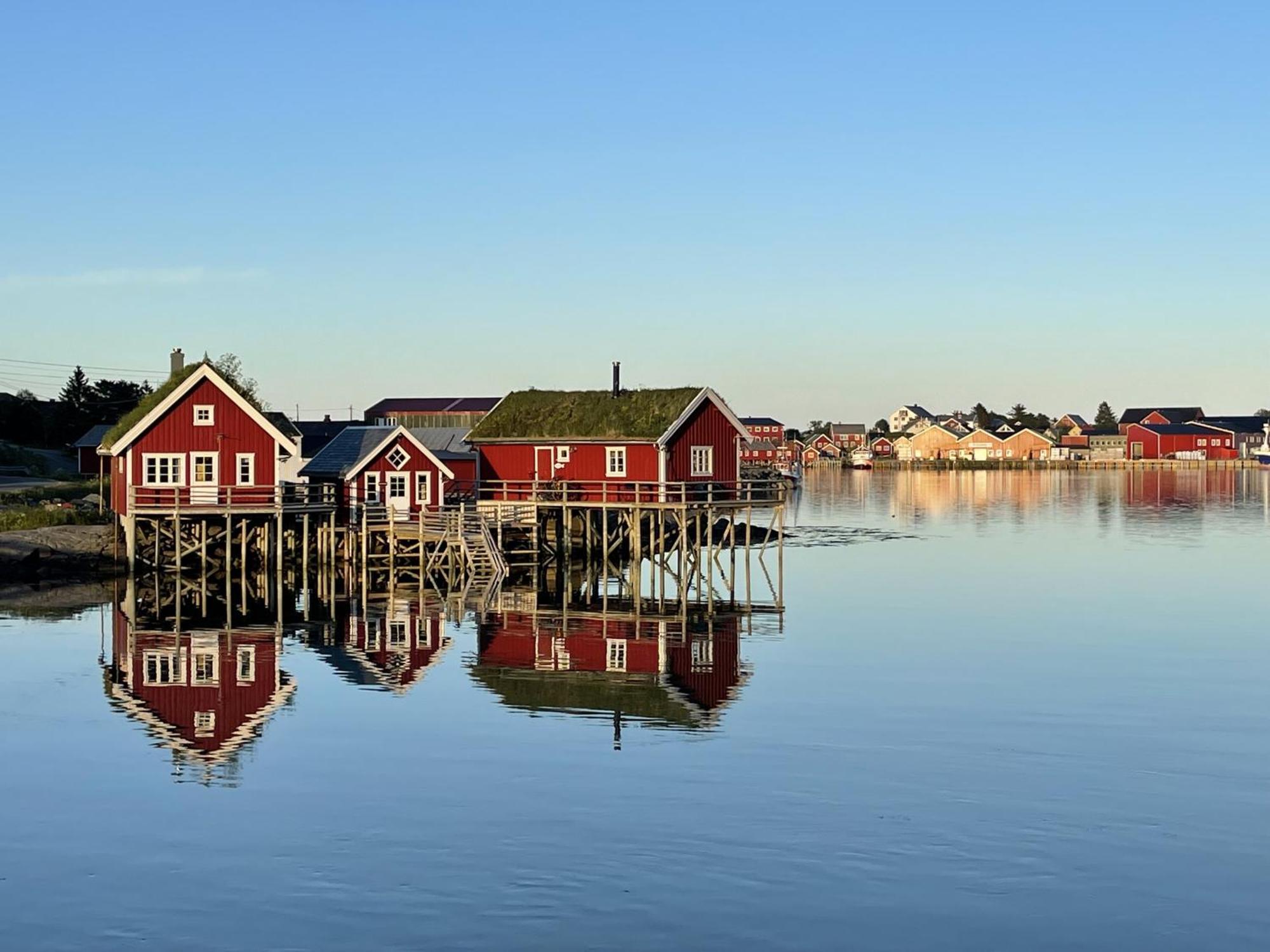Valen Cabins In Reine Bagian luar foto
