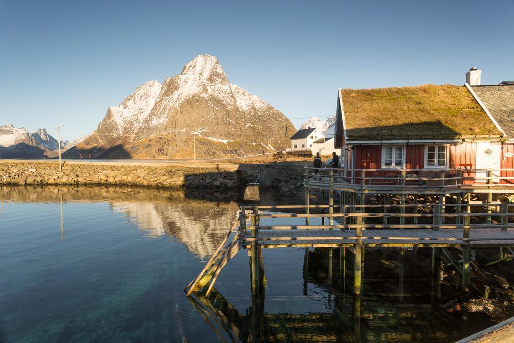 Valen Cabins In Reine Bagian luar foto