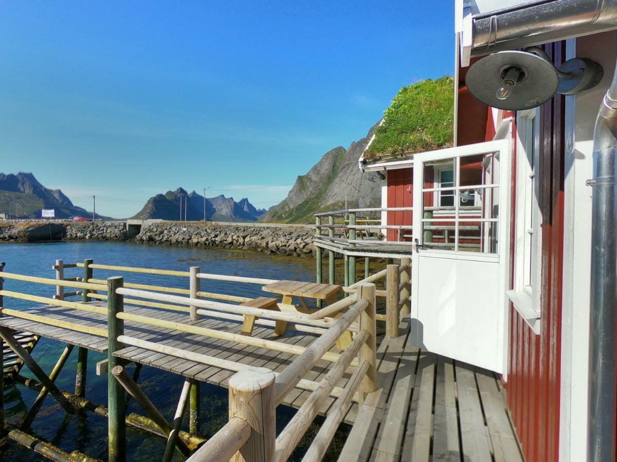 Valen Cabins In Reine Bagian luar foto